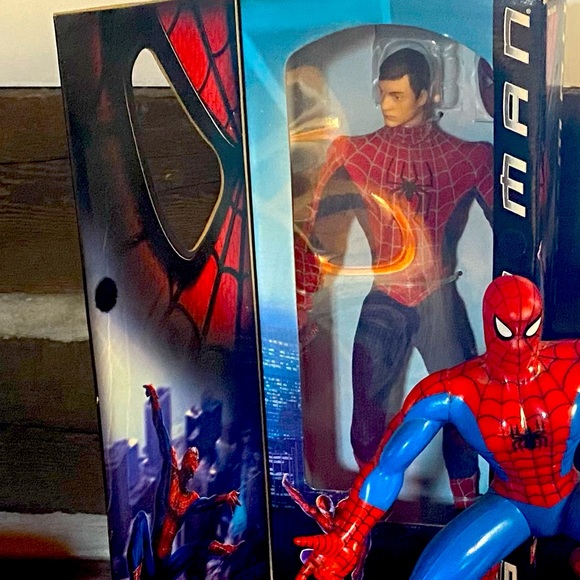 Super Rare! 2001 Toy Biz Marvel SpiderMan 12" Figure Fabric Clothing Spider-Man - Picture 1 of 3